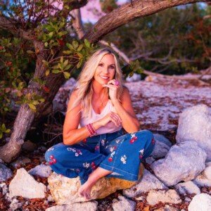 Vickie-Miller-Beach-BluePants-0099-1080x1080