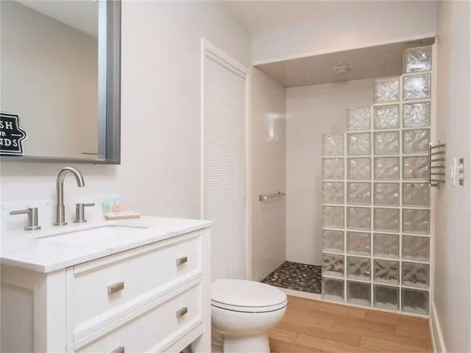 Ocala-Retreat-home-downstairs-full-bathroom-960x720