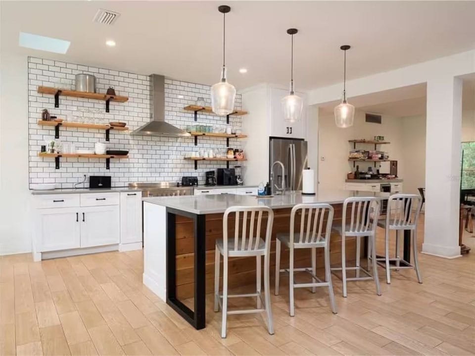 Ocala-Retreat-home-kitchen-960x720