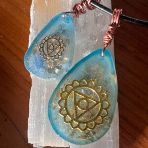 Chakra-Orgone-Pendant-Throat-Blue-Kyanite-1000x1000